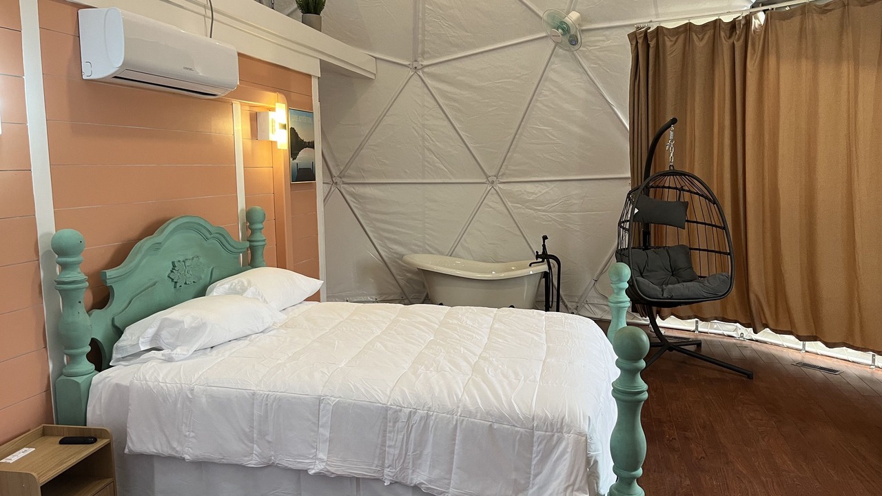 Photo of Bedroom in Salem