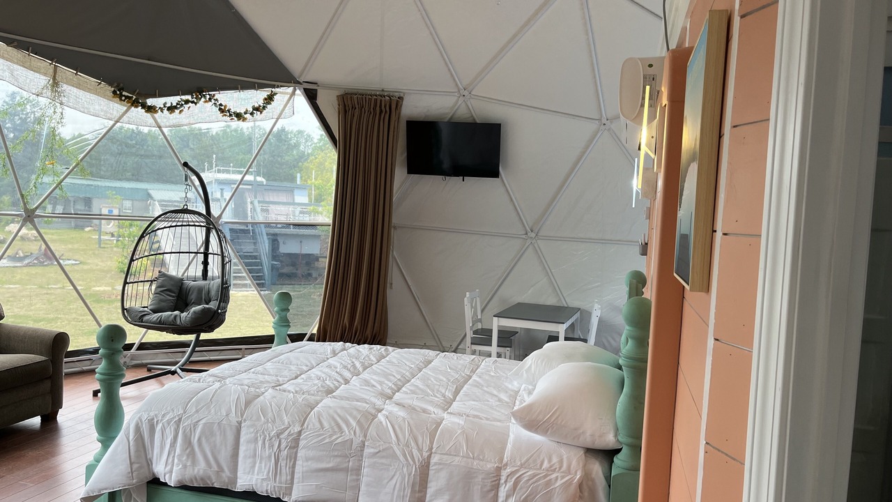 Photo of Bedroom in Salem