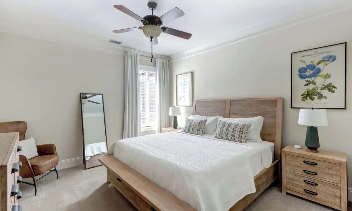 Photo of Bedroom in Historic District - North