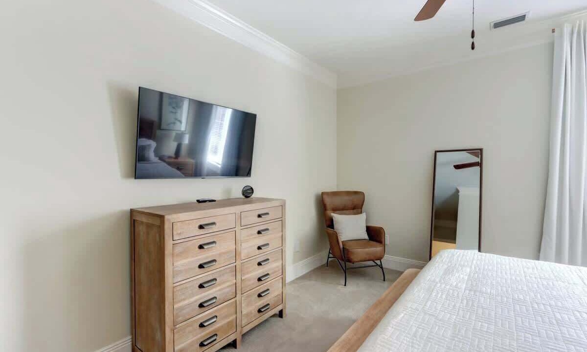 Photo of Bedroom in Historic District - North