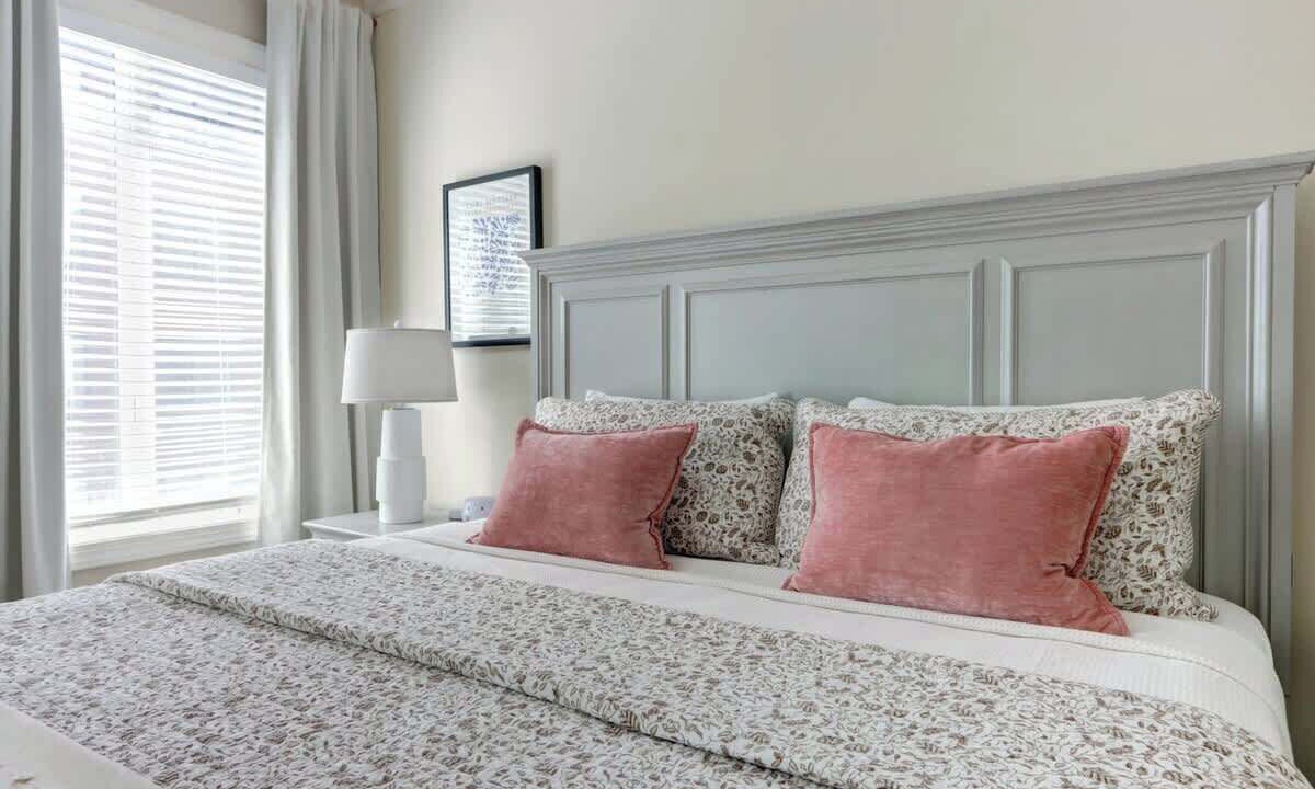 Photo of Bedroom in Historic District - North