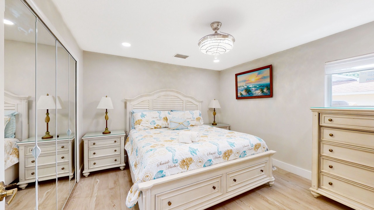 Photo of Bedroom in Lakewood Park