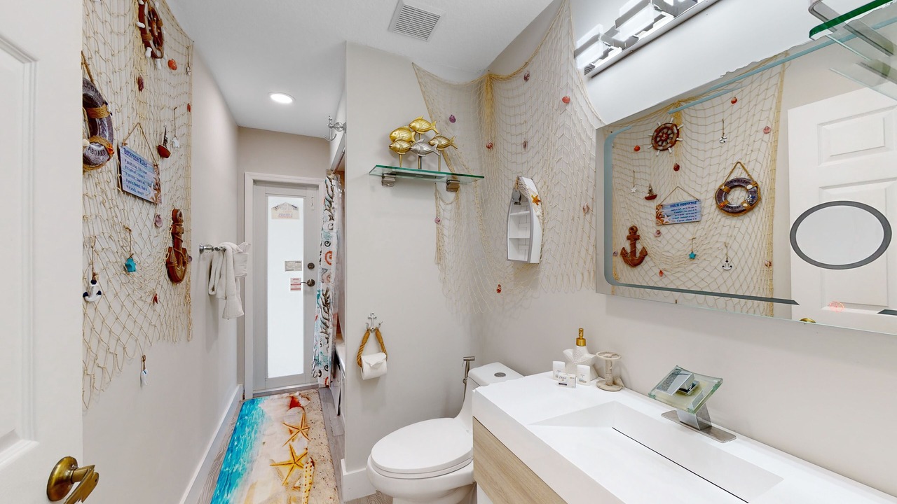 Photo of Bathroom in Lakewood Park