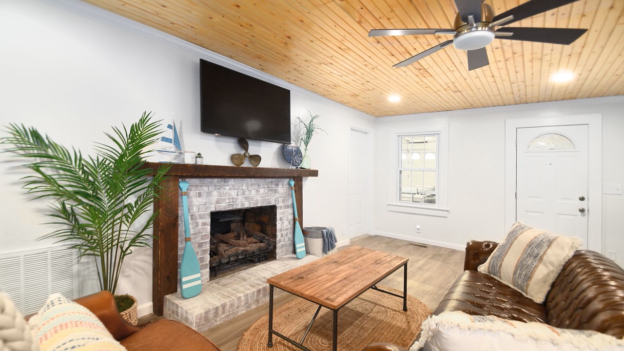 Photo of Livingroom in New London