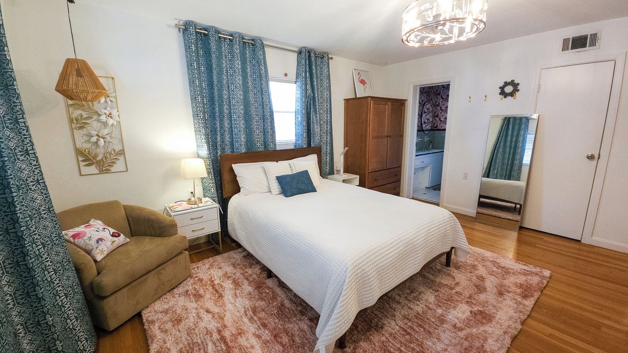 Photo of Bedroom in Midtown