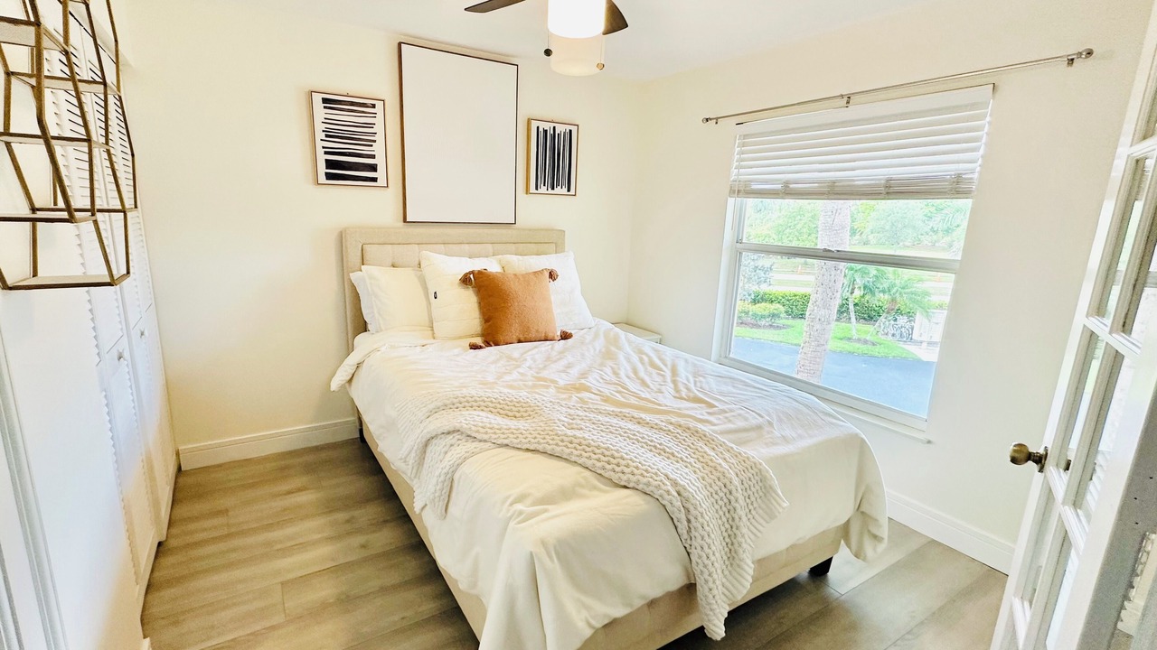 Photo of Bedroom in Hammock Bay