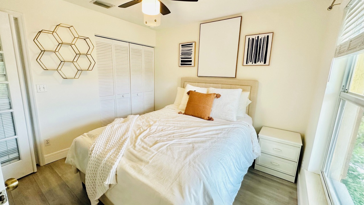Photo of Bedroom in Hammock Bay