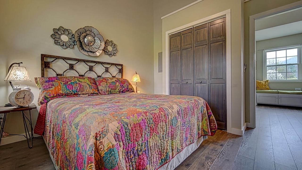 Photo of Bedroom in Hayesville