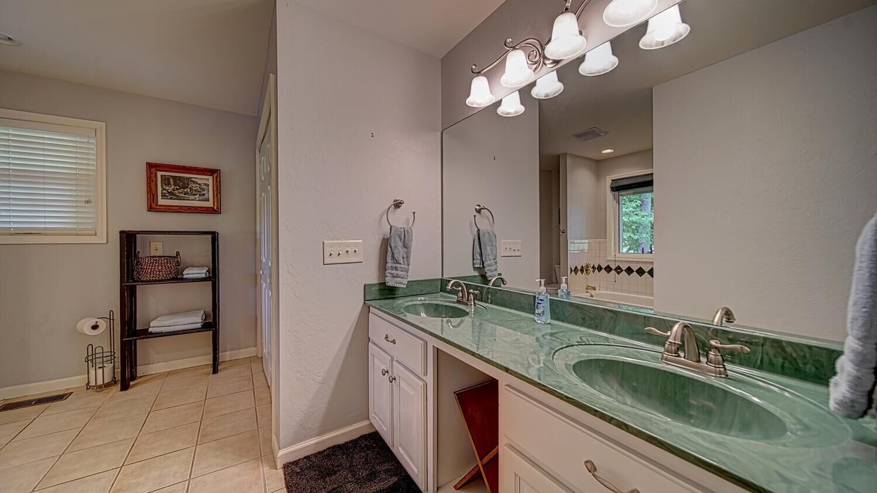 Photo of Bathroom in Hayesville