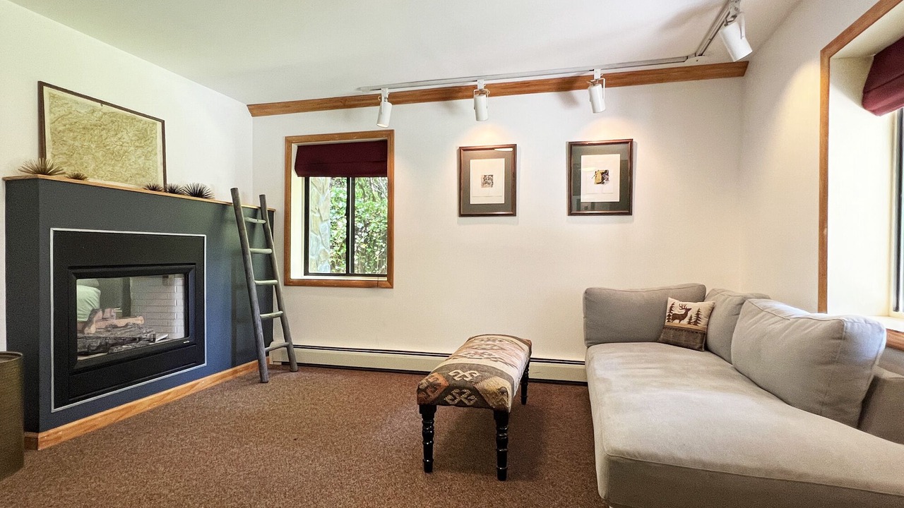 Photo of Livingroom in Whittier