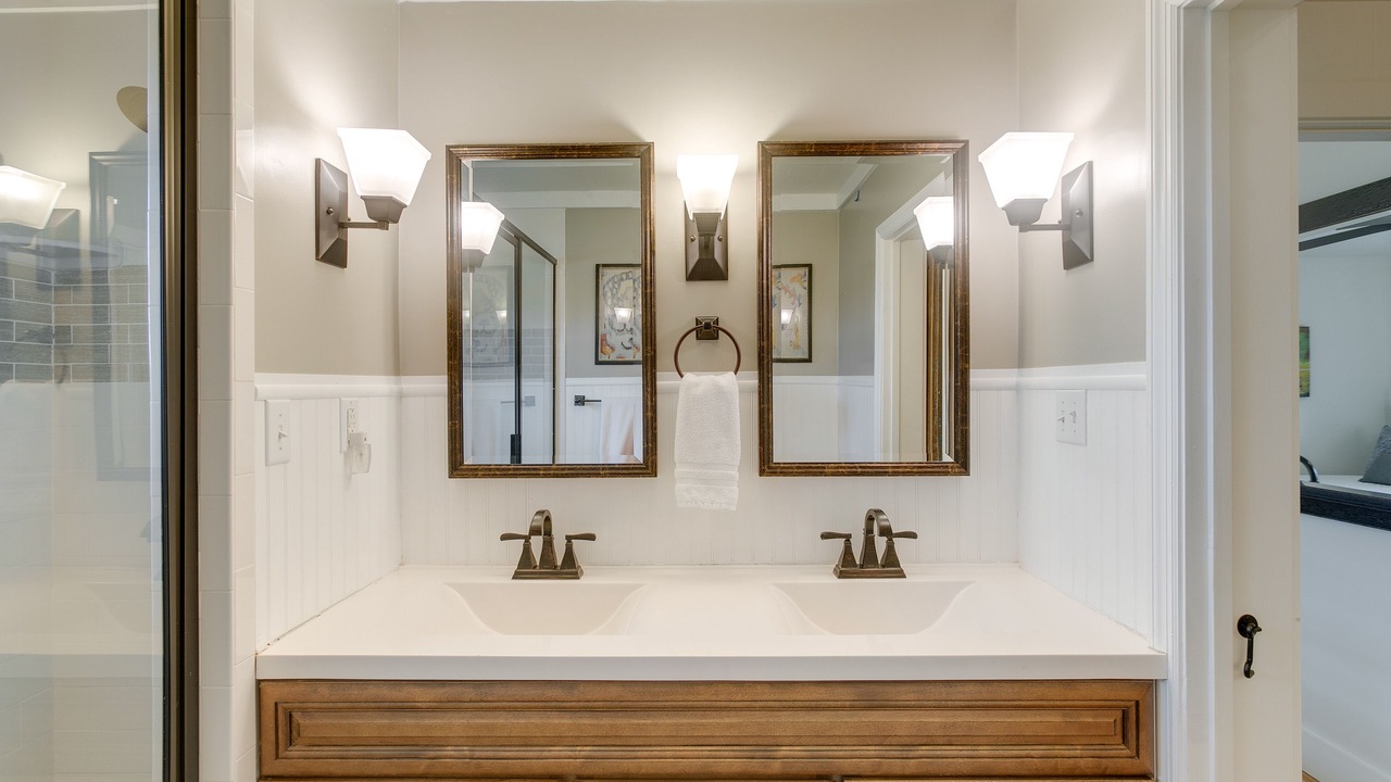 Photo of Bathroom in Lenox