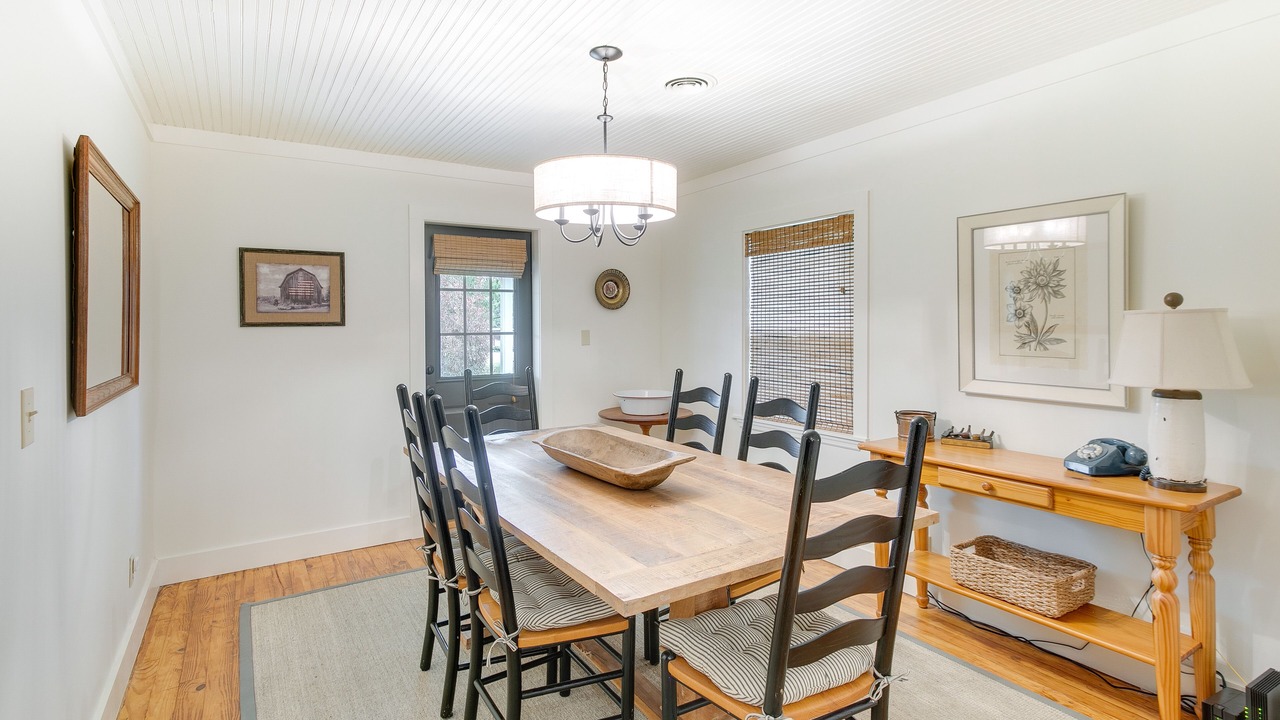 Photo of Livingroom in Lenox