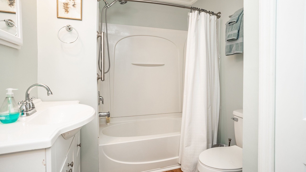 Photo of Bathroom in Uptown