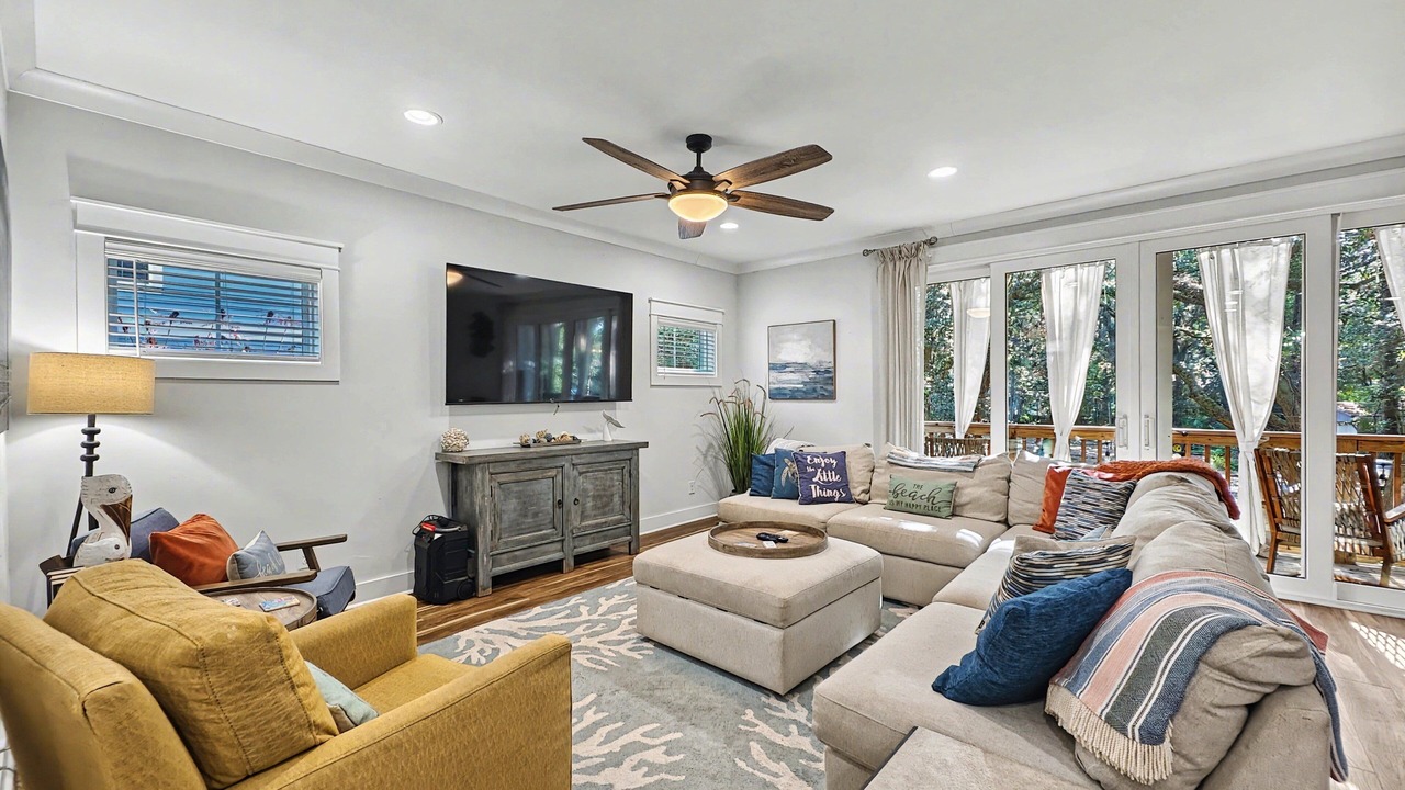 Photo of Livingroom in Folly Field