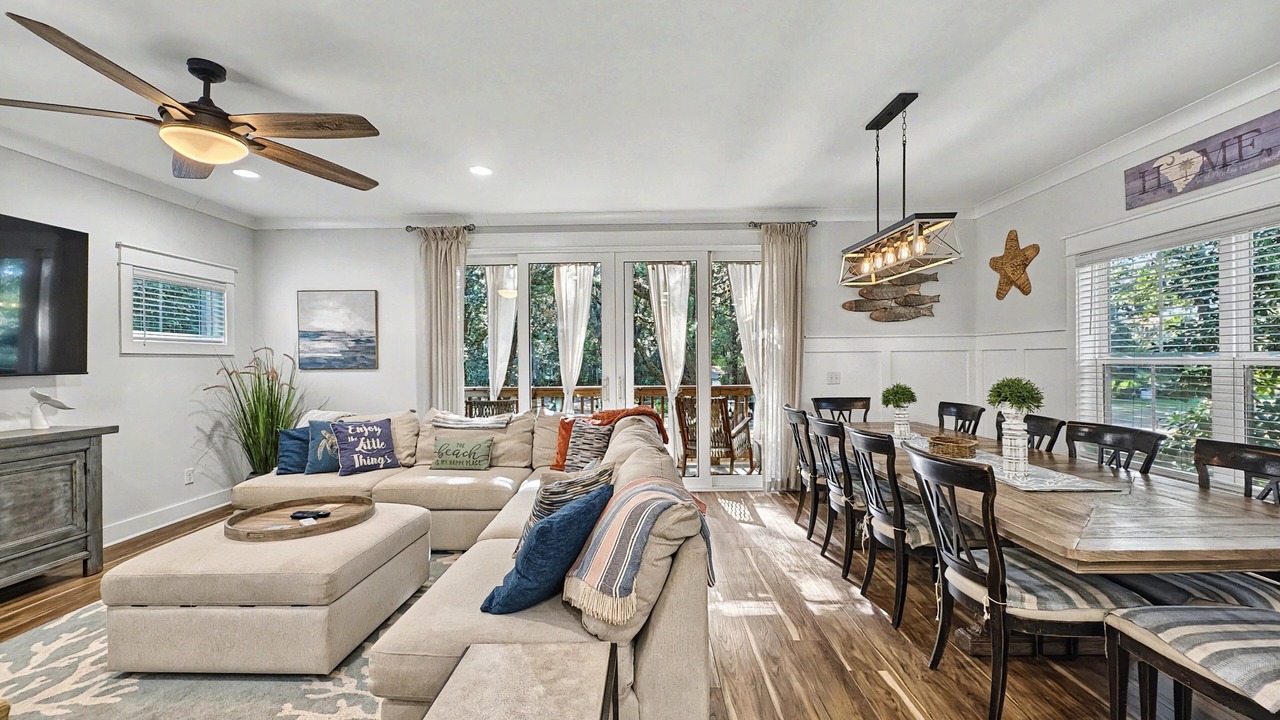 Photo of Livingroom in Folly Field