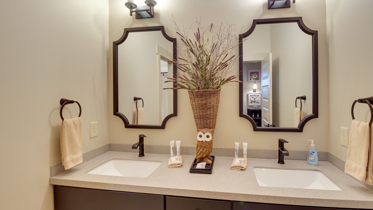 Photo of Bathroom in Midway