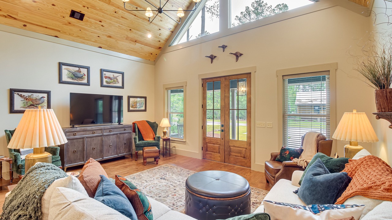 Photo of Livingroom in Midway