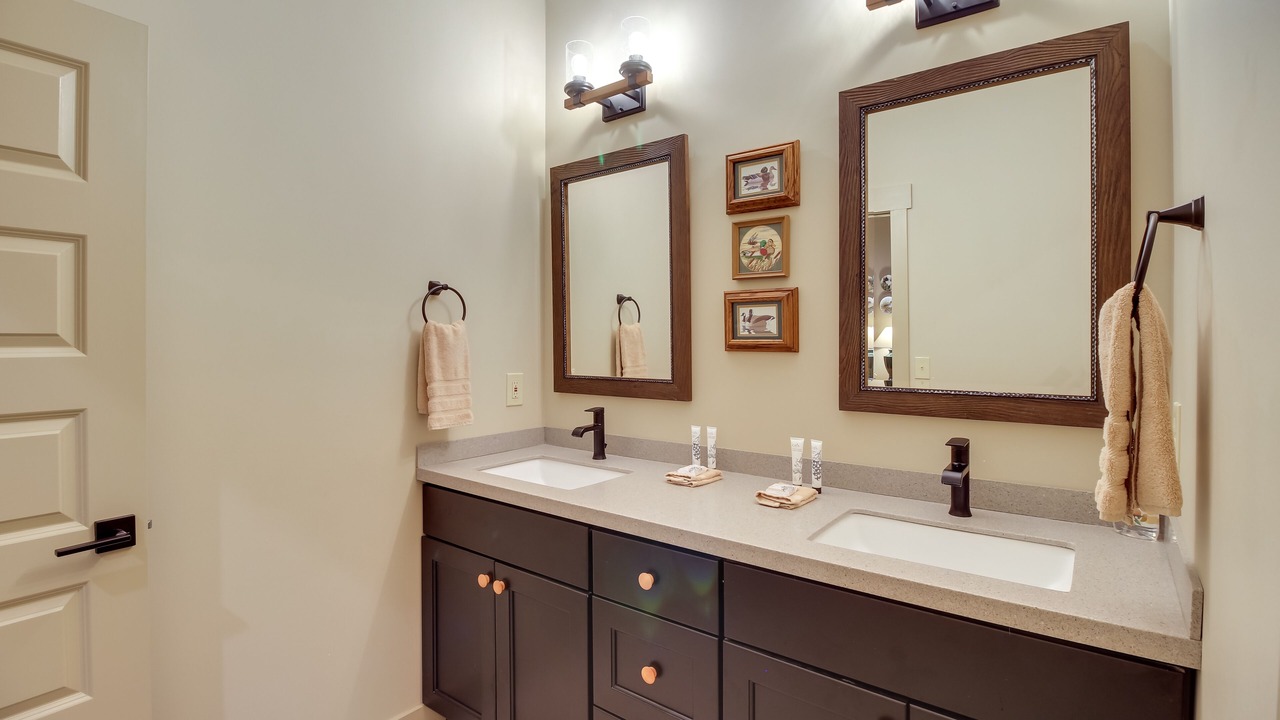 Photo of Bathroom in Midway