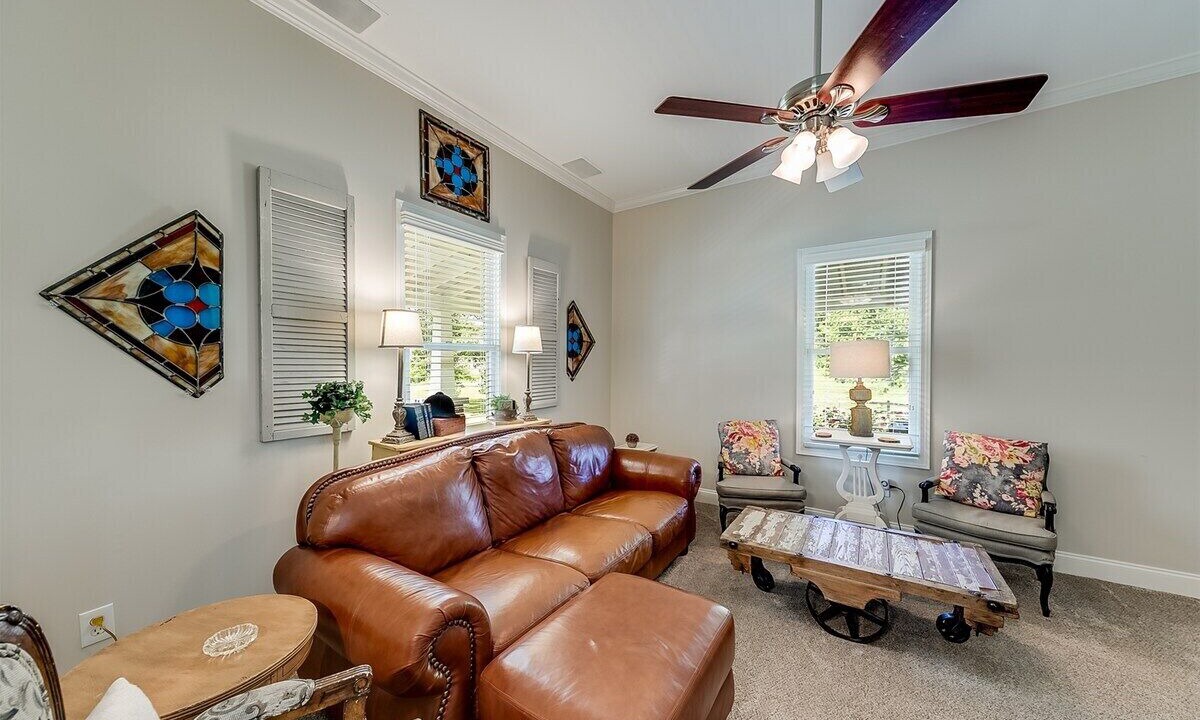 Photo of Livingroom in Cleveland