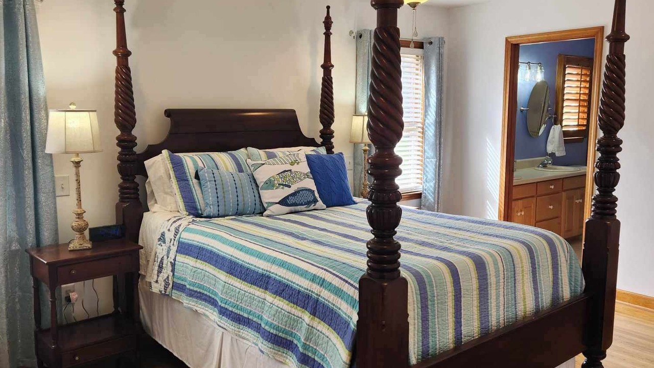 Photo of Bedroom in Townville