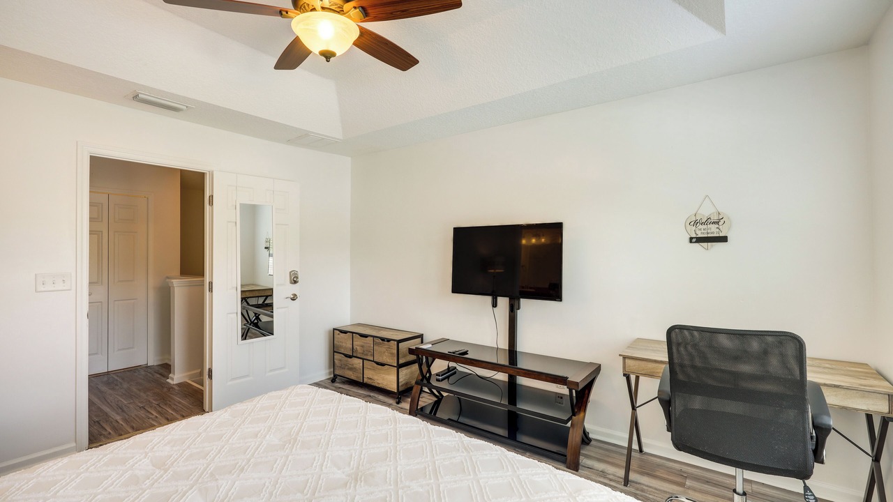 Photo of Bedroom in OakLeaf Plantation
