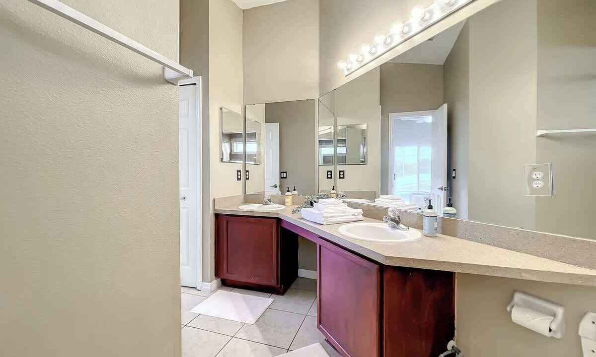 Photo of Bathroom in Meadow Woods