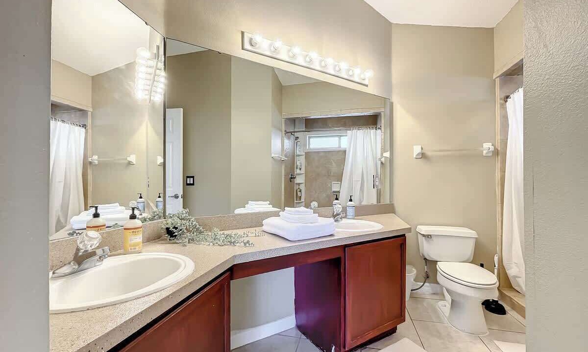 Photo of Bathroom in Meadow Woods