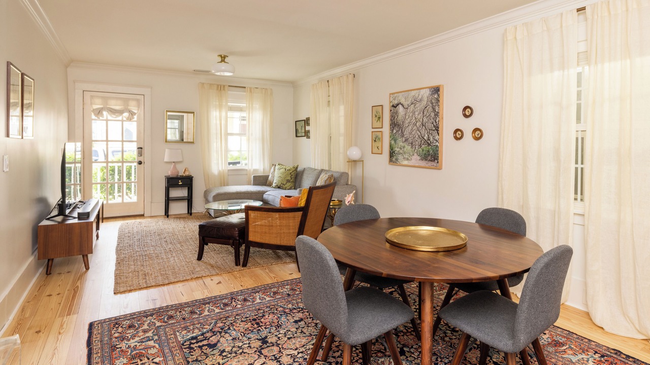 Photo of Livingroom in Midtown
