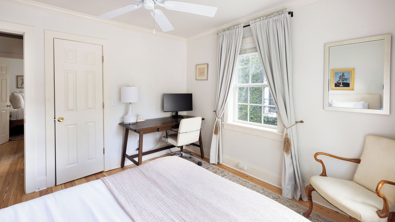 Photo of Bedroom in Midtown