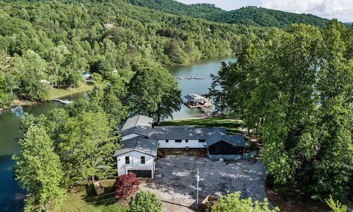 Photo of Others in Hiawassee
