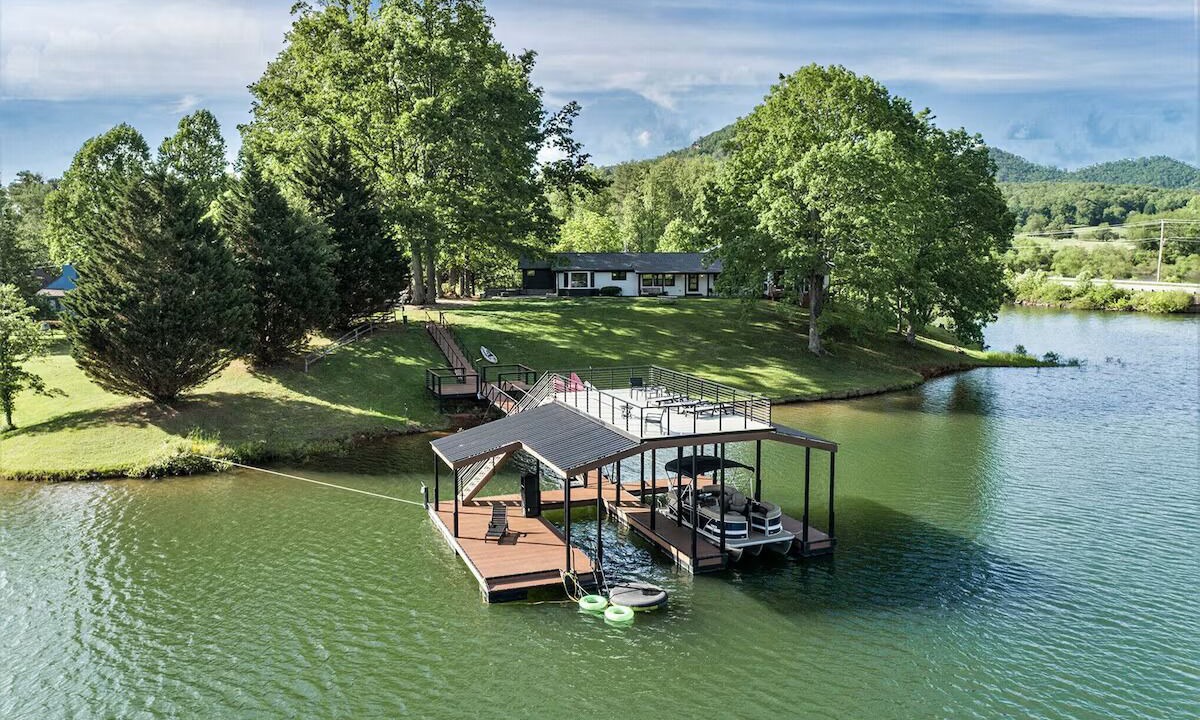 Photo of Others in Hiawassee