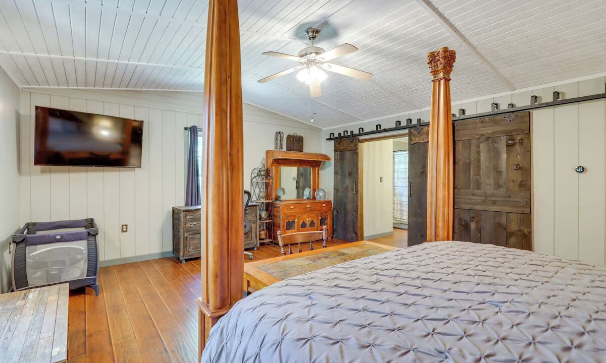 Photo of Bedroom in Cleveland