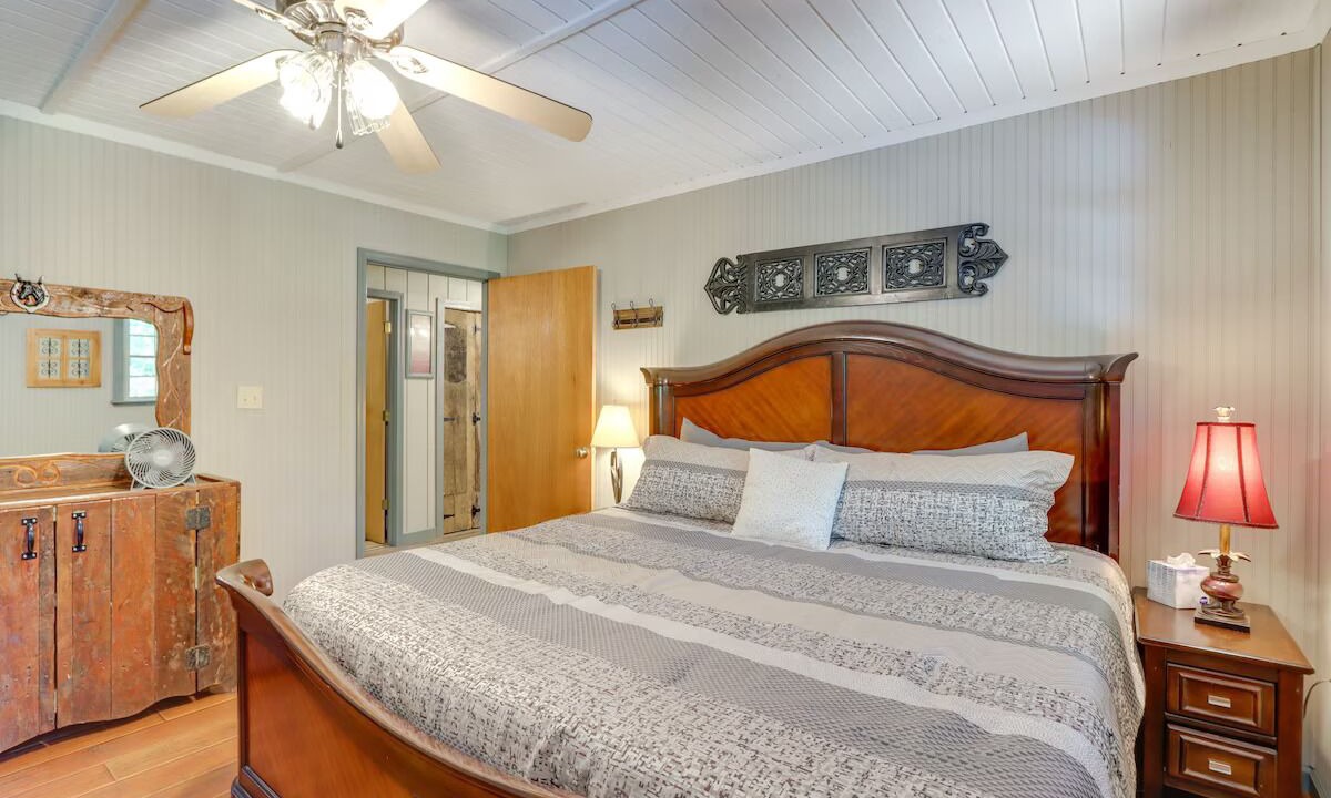 Photo of Bedroom in Cleveland