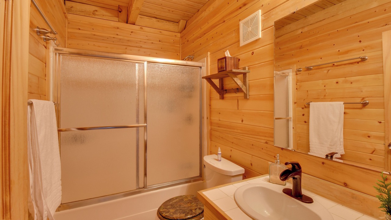 Photo of Bathroom in Six Mile
