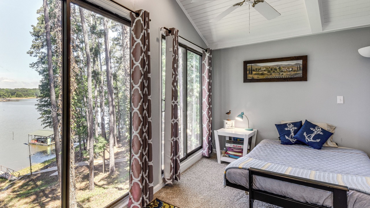 Photo of Bedroom in Townville