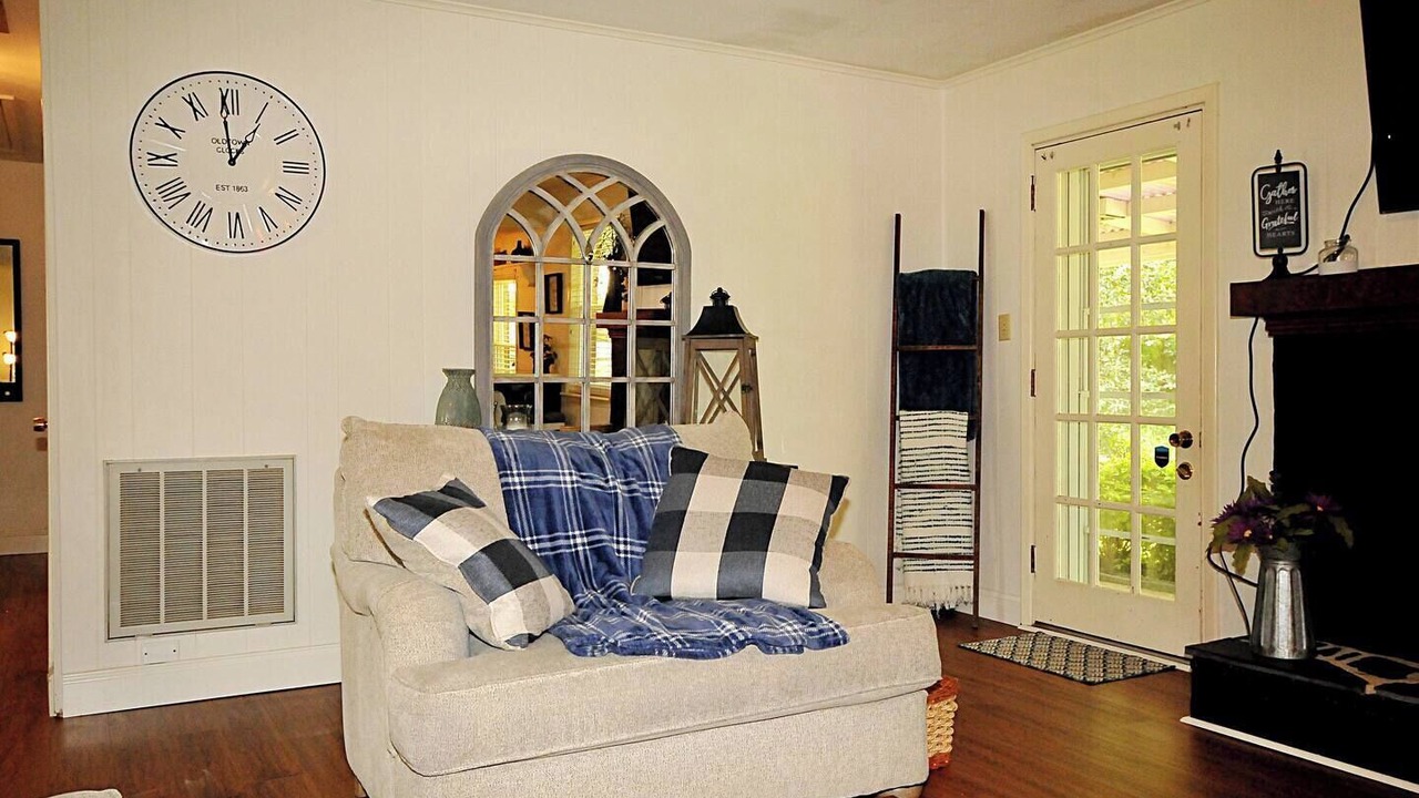 Photo of Livingroom in Mint Hill