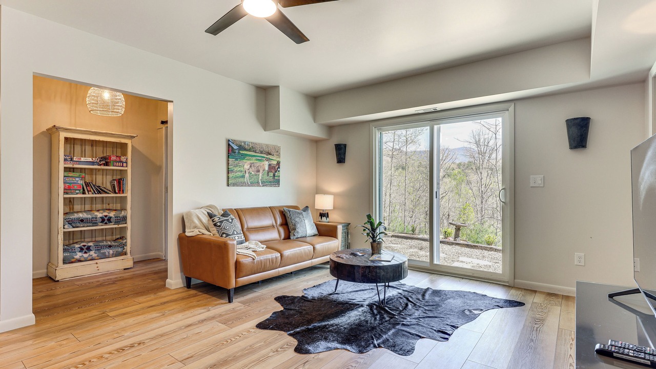 Photo of Bedroom in Hayesville