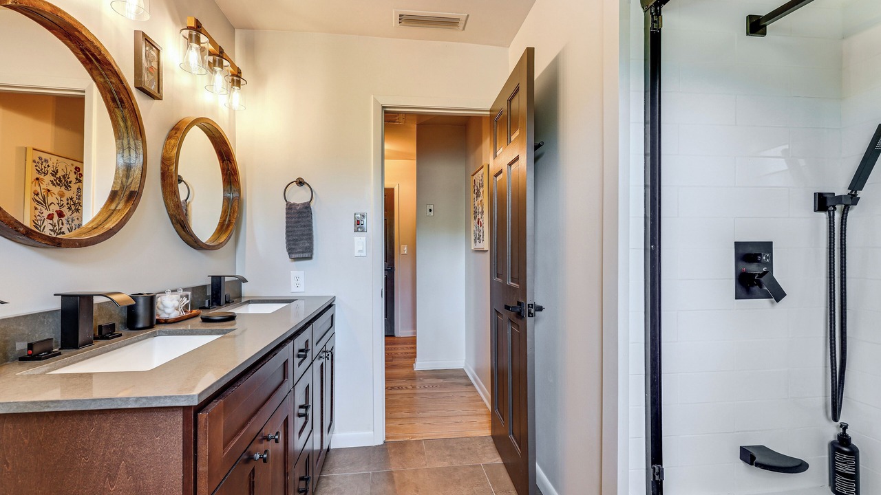 Photo of Bathroom in Hayesville