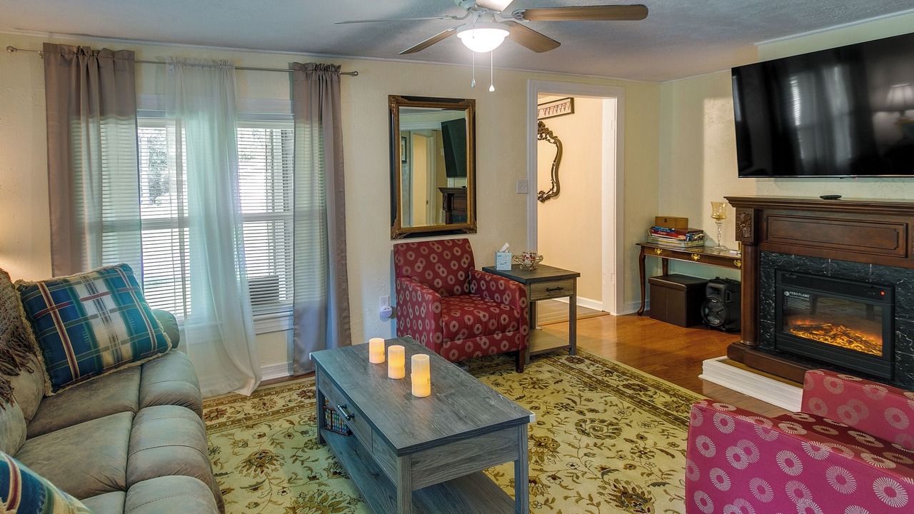 Photo of Livingroom in Waycross