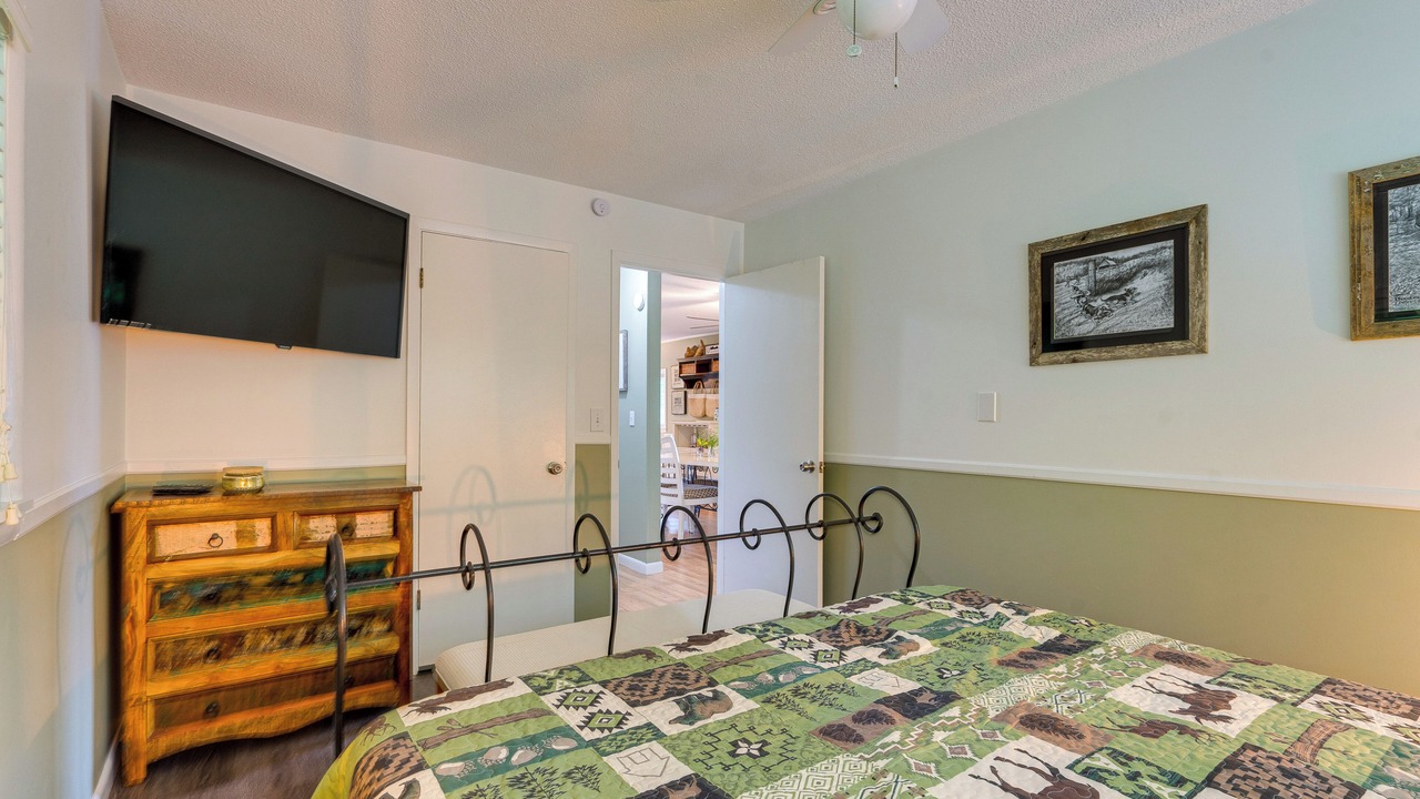 Photo of Bedroom in Robbinsville