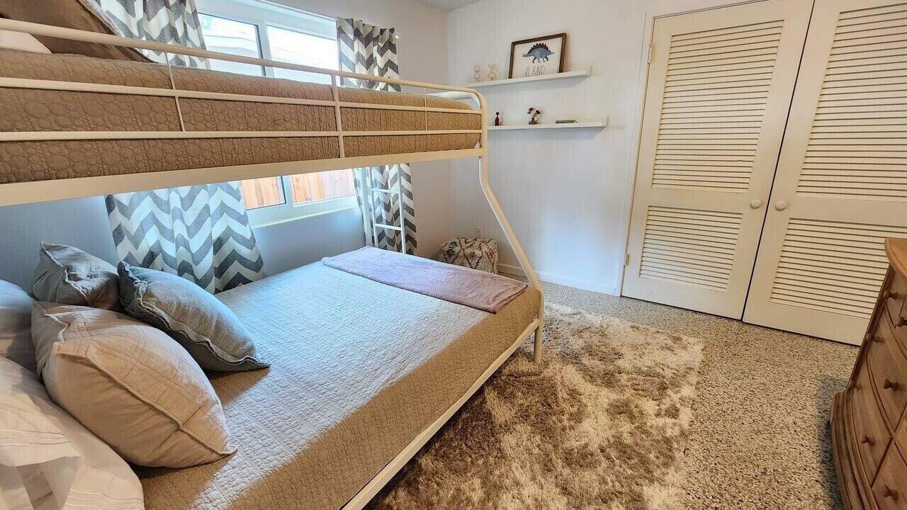 Photo of Bedroom in Audubon Park