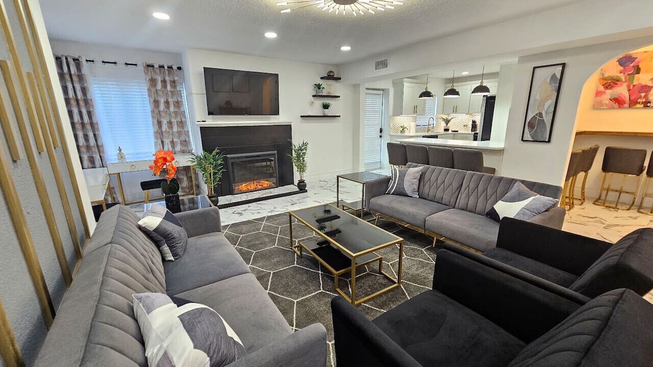 Photo of Livingroom in Lawsona - Fern Creek