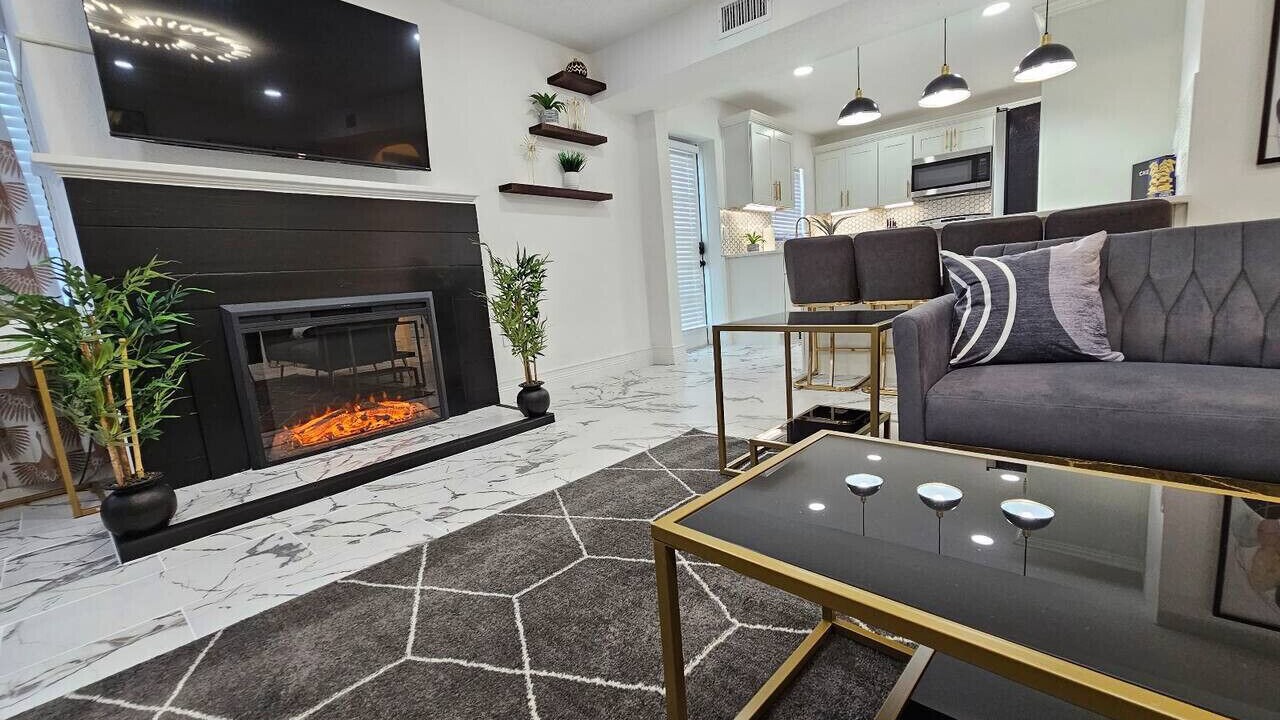 Photo of Livingroom in Lawsona - Fern Creek