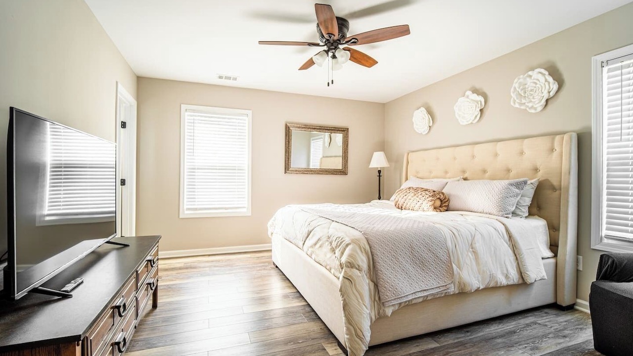 Photo of Bedroom in Keowee