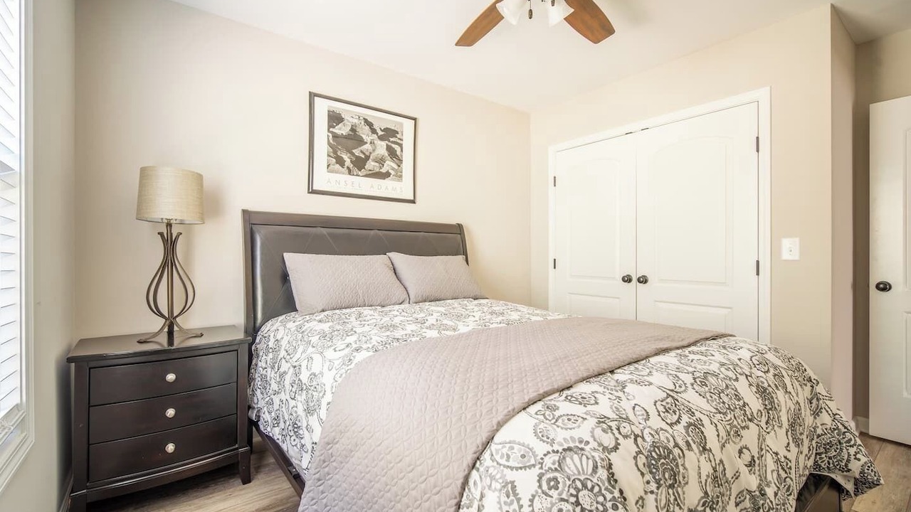 Photo of Bedroom in Keowee