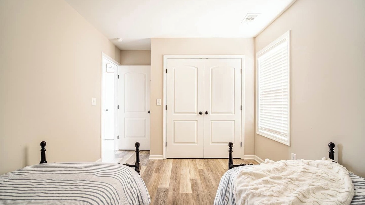 Photo of Bedroom in Keowee