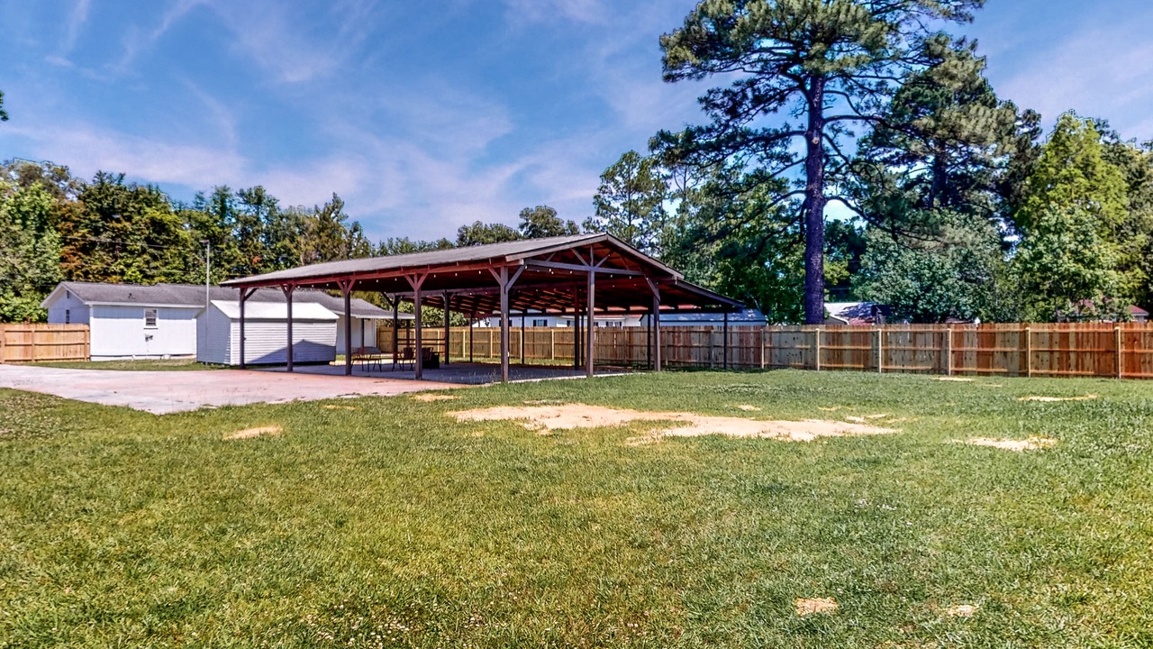 Photo of Outdoor in Bloomingdale