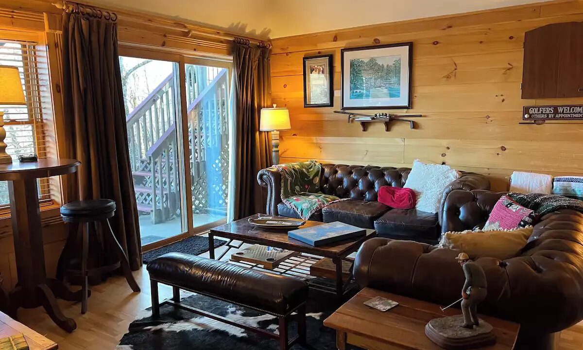 Photo of Livingroom in Brevard