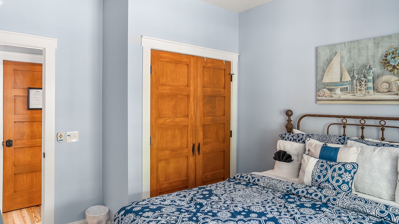 Photo of Bedroom in Historic District