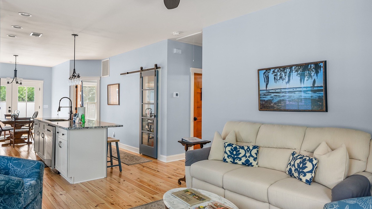 Photo of Livingroom in Historic District